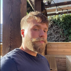13PGH's Chat & Dating Profile