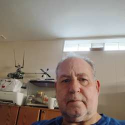 Hornybutt7's Chat & Dating Profile