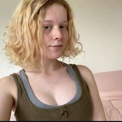 TsAllie52's Chat & Dating Profile