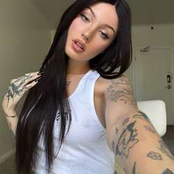angel123's Chat & Dating Profile